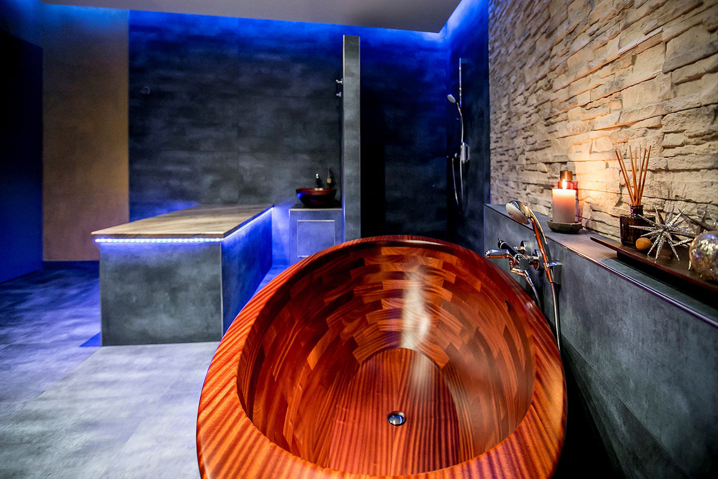Image no. 2 of Baula bathtub in Sapele Mahogany - Welness in Berlin