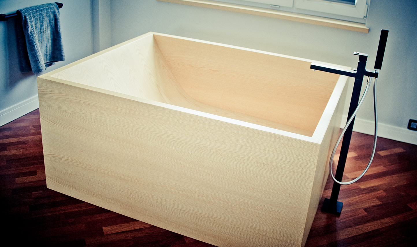 Image no. 1 of Custom wooden bathtub in Ash wood - Bespoke Ofuro