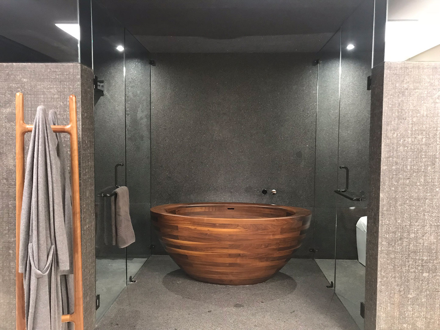 Image no. 2 of Wooden bathtub Baula in Walnut - Apartment in Mexico