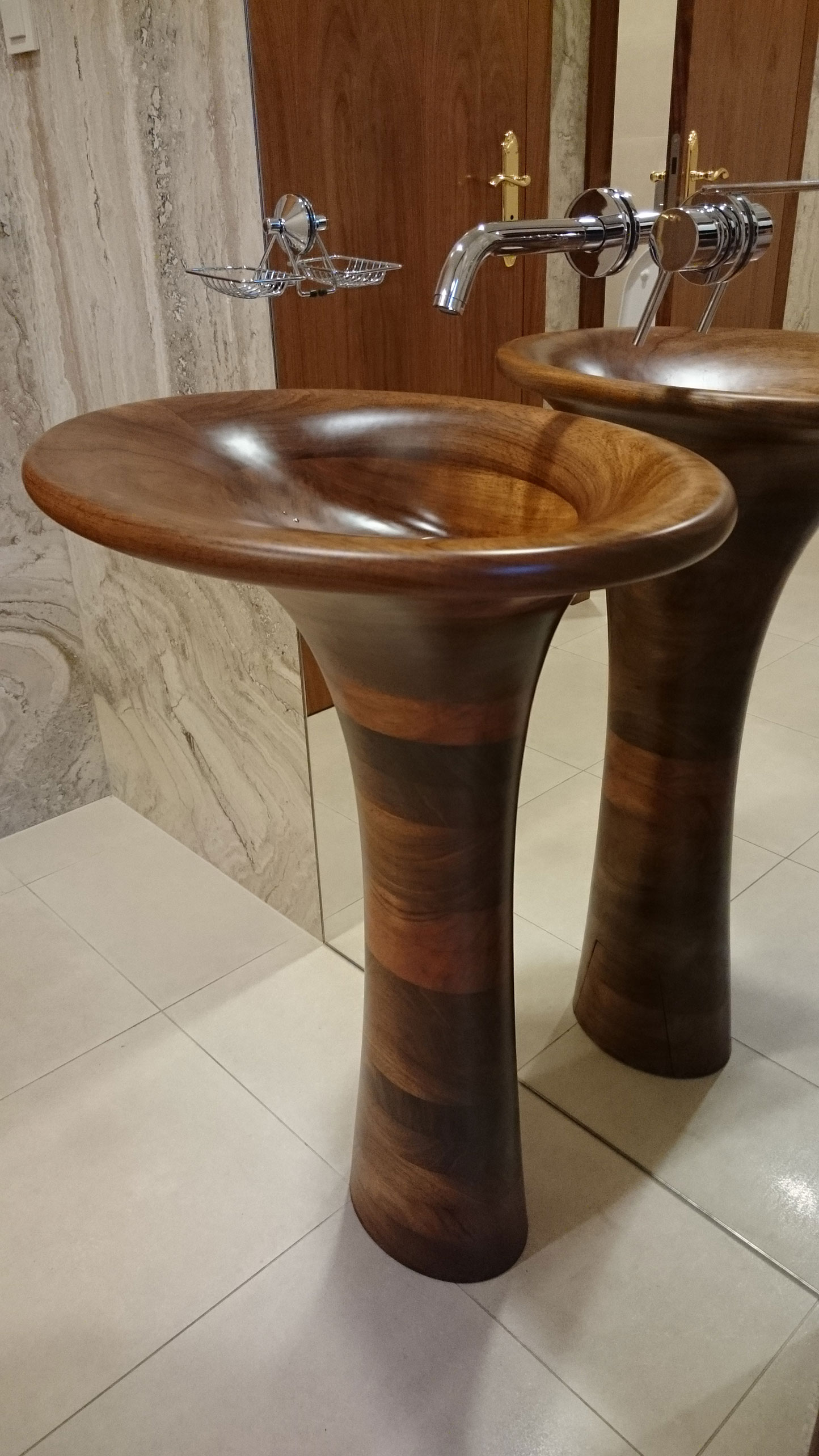 Image no. 2 of Unique Wood Design - Custom wooden washbasin Fuge 