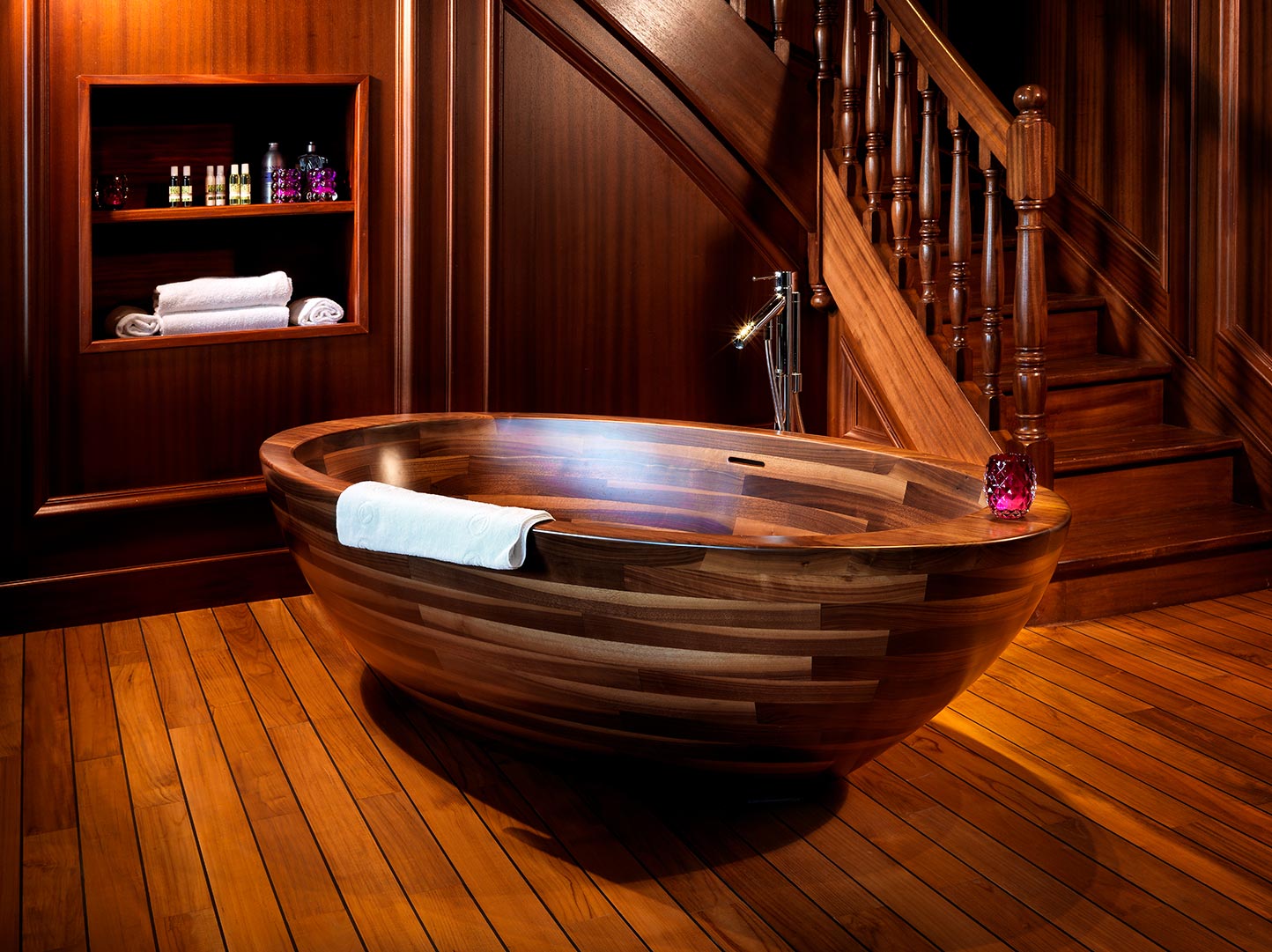 Image no. 2 of Wooden bathtub Baula in Walnut - Palace de Menthon