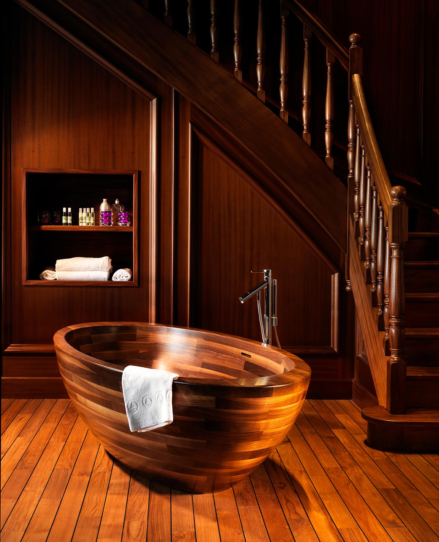 Image no. 4 of Wooden bathtub Baula in Walnut - Palace de Menthon