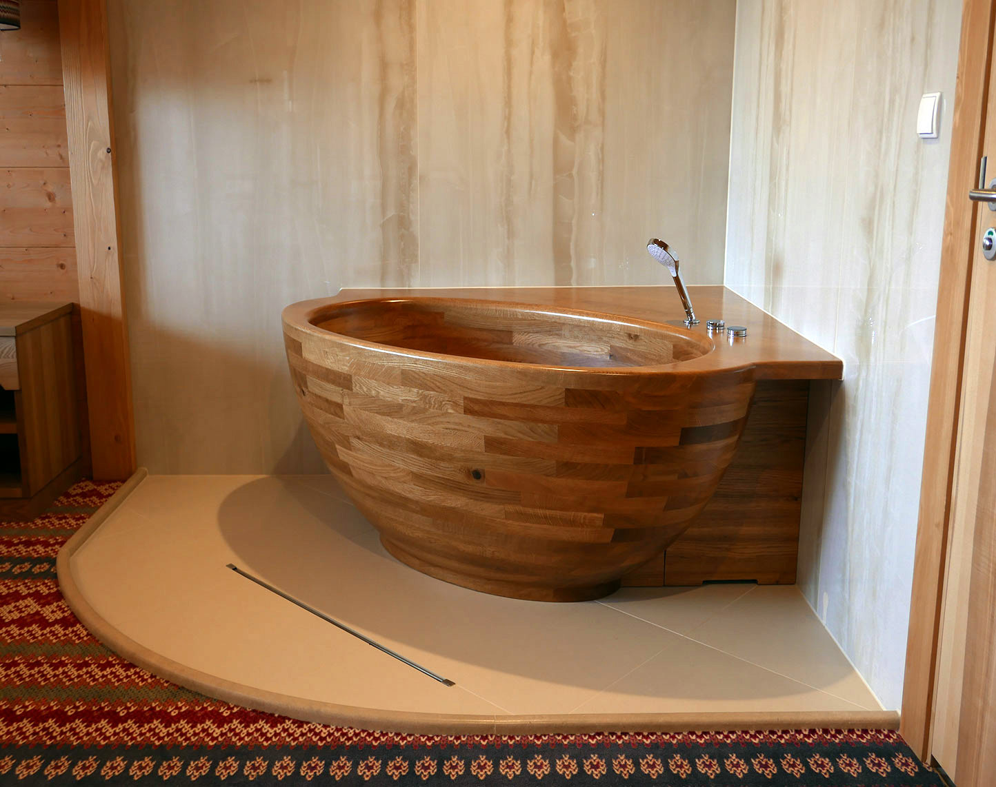 Image no. 7 of Six custom wooden bathtubs made in Oak - Hotel Bania **** Thermal & Ski