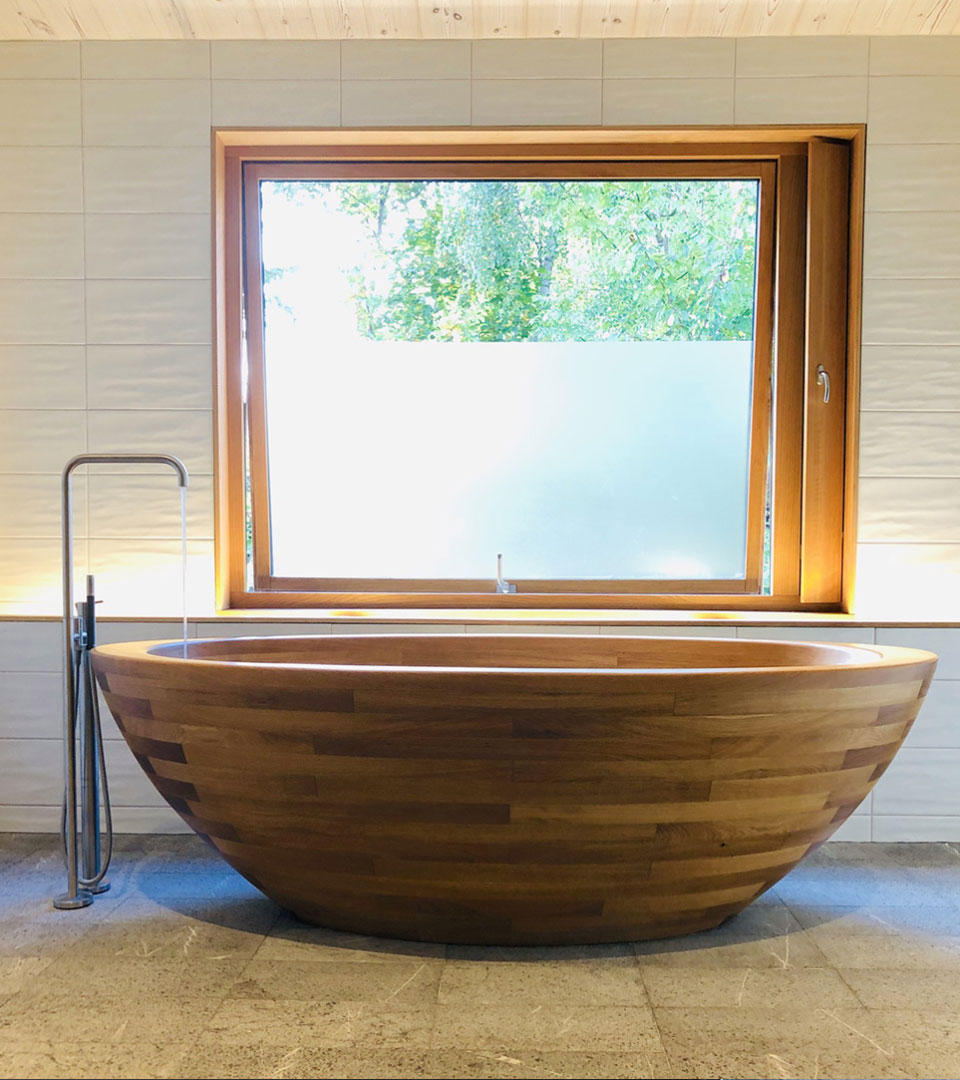Wooden bathtub Baula for The Swedish Villa